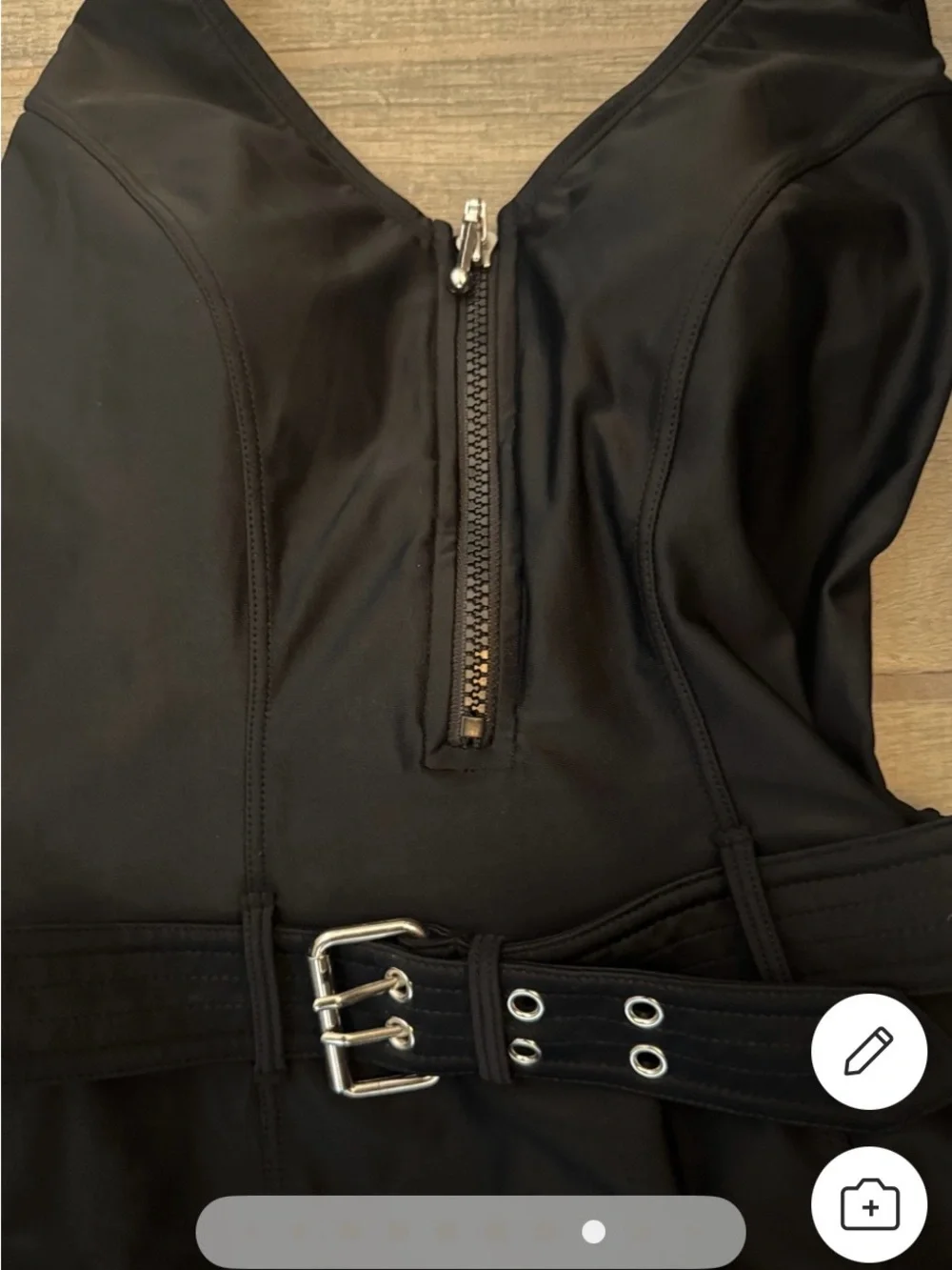VENUS black halter